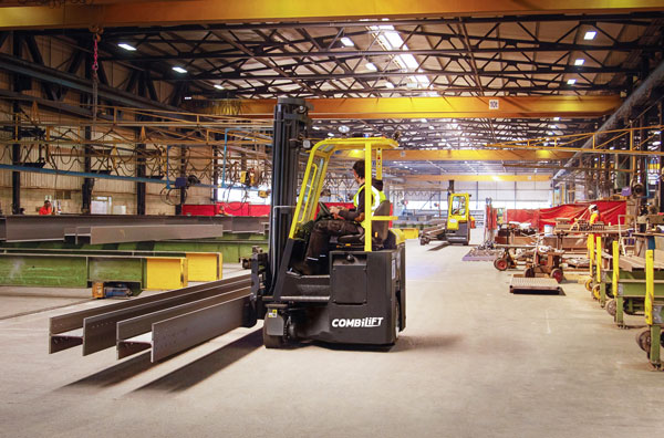 Combilift-–-COMBI-CB-–-4-way-counterbalance-forklift-–-Manufacturing---Long-Load---Indoor